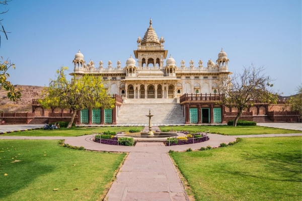 Udaipur to Jodhpur Taxi