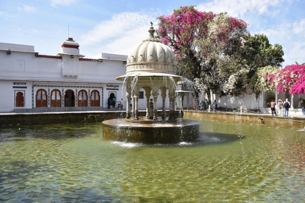 Udaipur Taxi Service